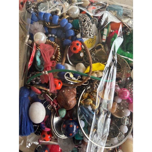 Mixed Craft Beads & Jewelry Making Supplies 2 Lbs 5 Oz Assorted Materials & Colo - Picture 16 of 16